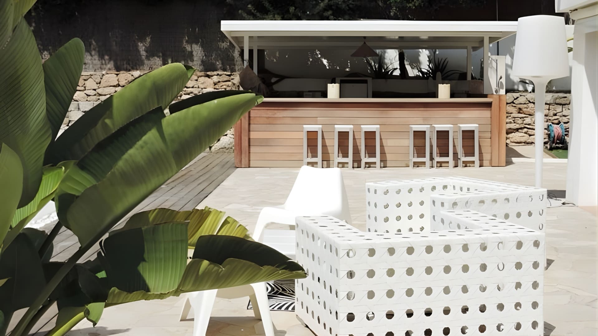 Outdoor kitchen