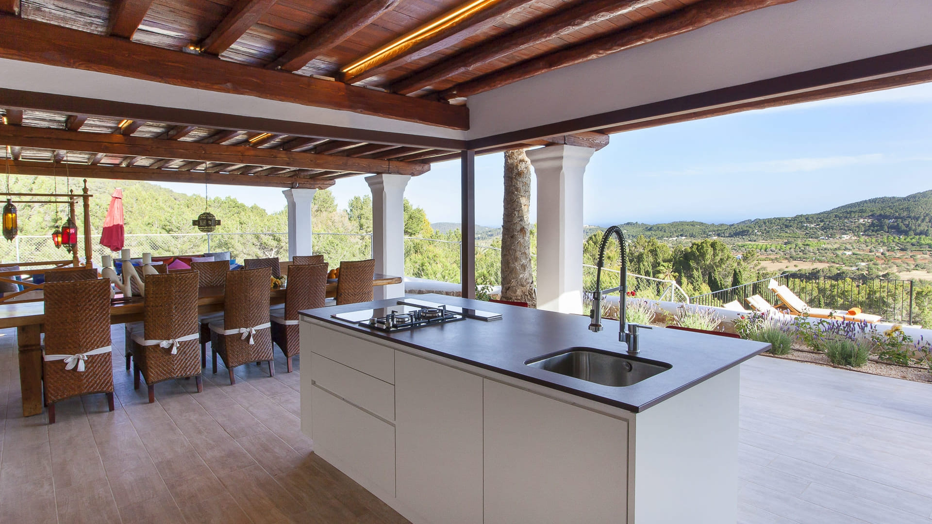 Outdoor kitchen