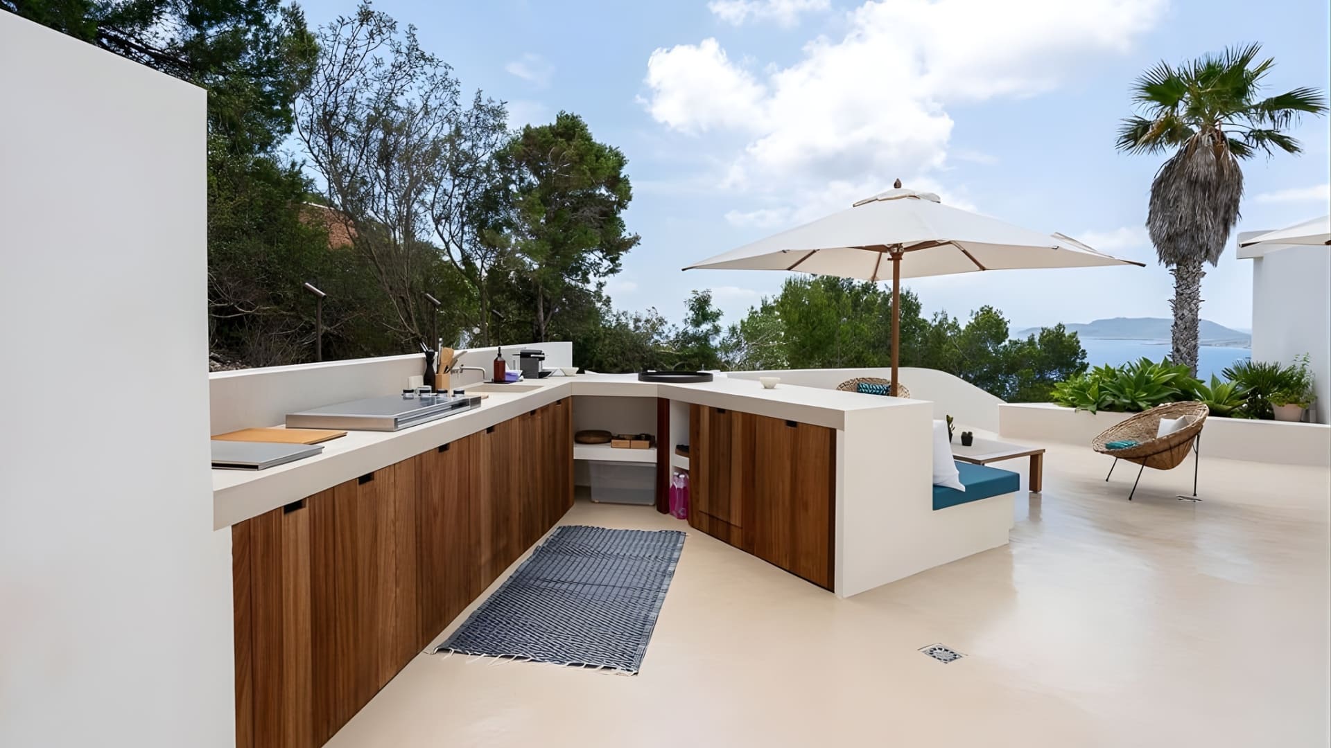 Outdoor kitchen